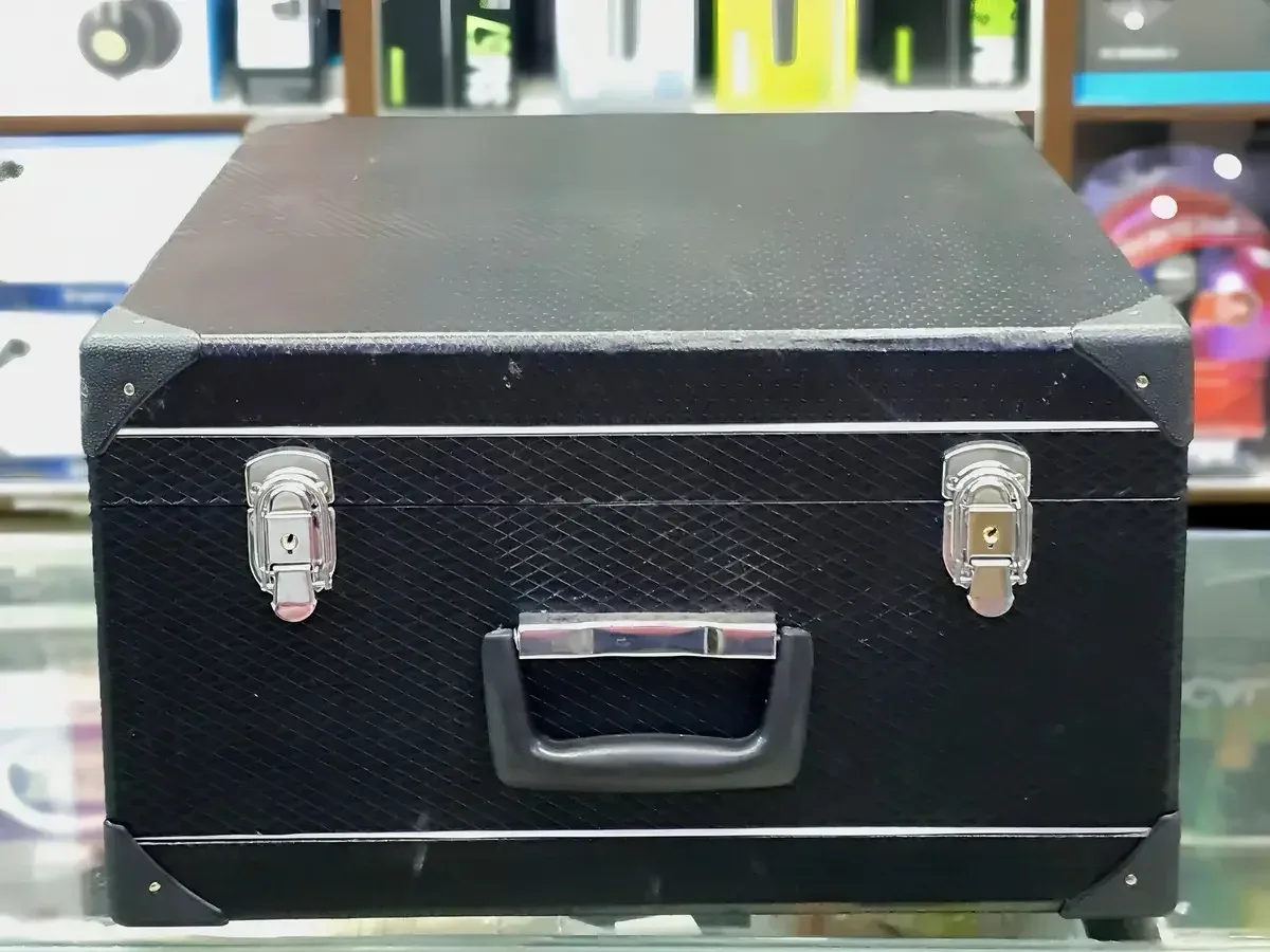 Acordeon Todeskini de 48 baixos vermelho brilhante — foto 3 de 3