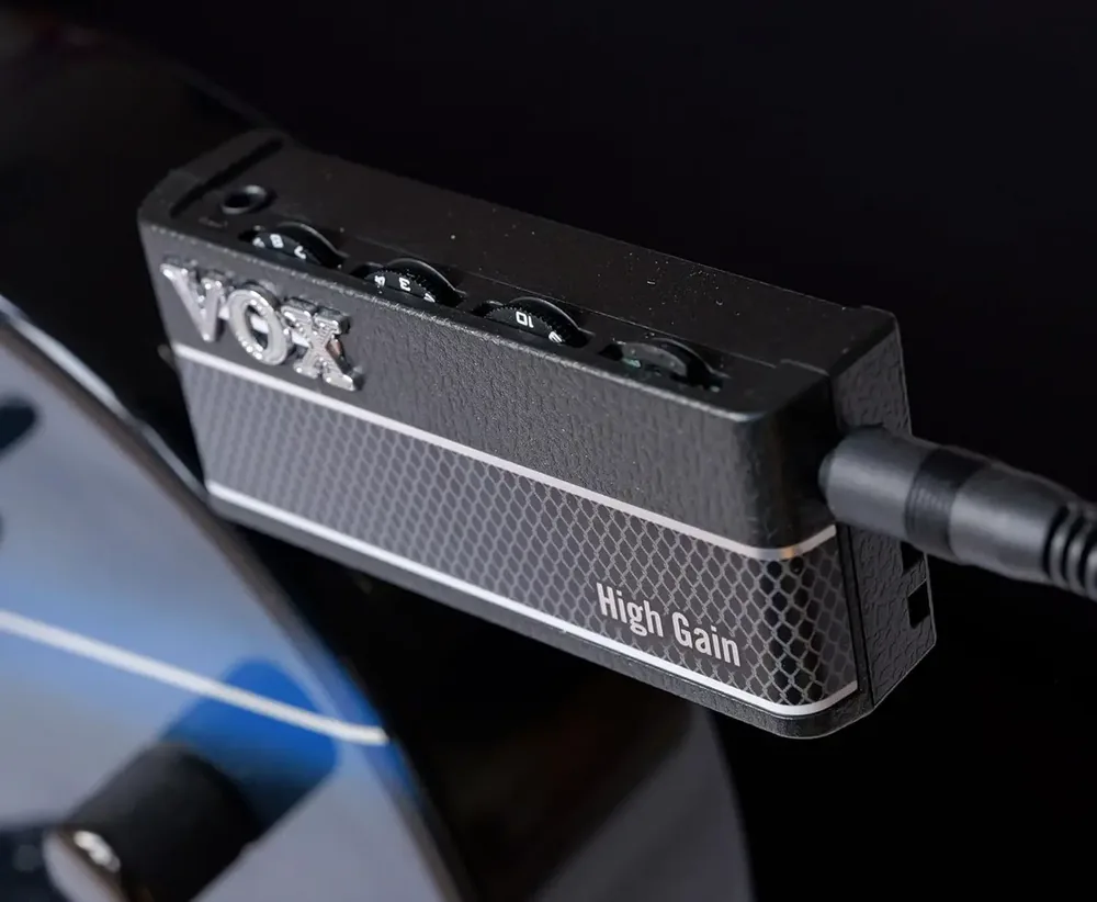 Amplificador de fone Vox amPlug 3 High Gain preto com grade xadrez — foto 3 de 4