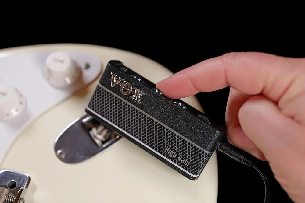 Amplificador de fone Vox amPlug 3 High Gain preto com grade xadrez — foto 4 de 4