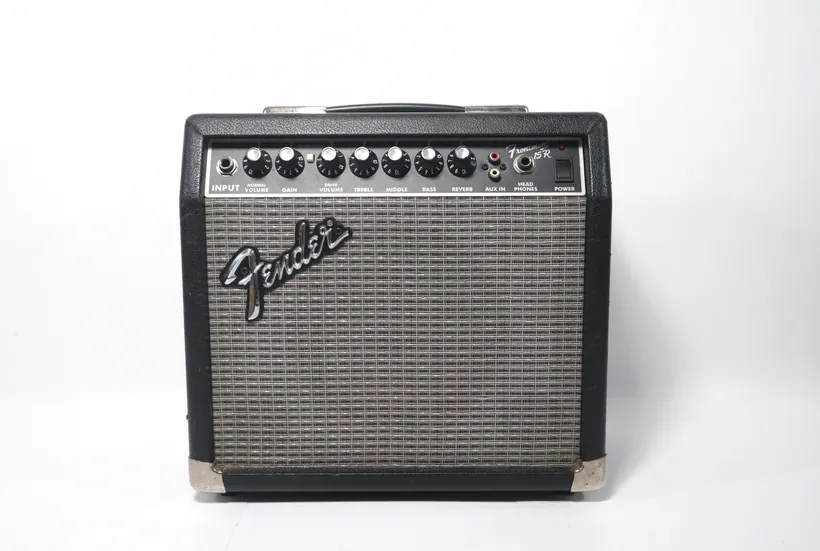 Amplificador Fender Frontman 15R de frente, com o knob de reverb no painel — foto 1 de 4