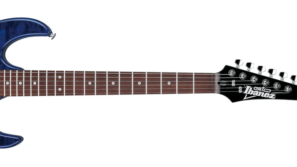 braço da Ibanez GRX70QA mostrando a junção recuada estilo superstrat e os 24 trastes até o corpo