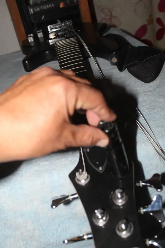 Encordoamento Ernie Ball Power Slinky 2821 para baixo de 5 cordas — foto 2 de 4
