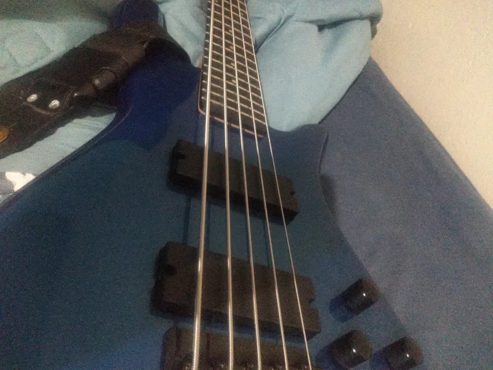Encordoamento Ernie Ball Power Slinky 2821 para baixo de 5 cordas — foto 4 de 4