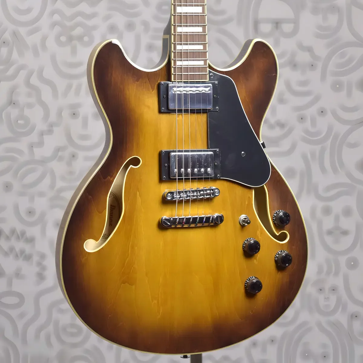 Guitarra semi-acústica Ibanez Artcore AS73 Tobacco Brown — foto 2 de 3
