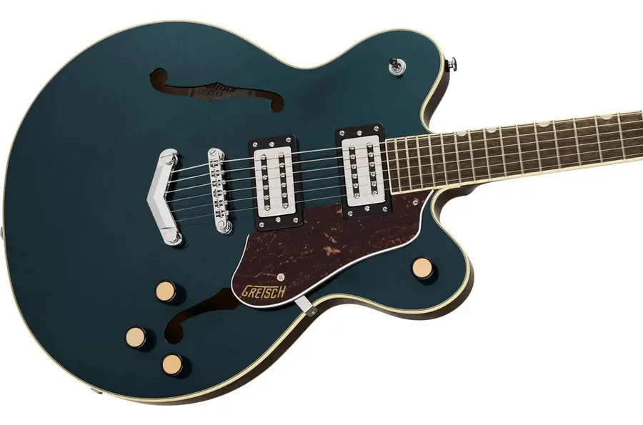 Gretsch G2622 Streamliner Center Block, corpo em verde-petróleo e detalhe da abertura em f — foto 3 de 4