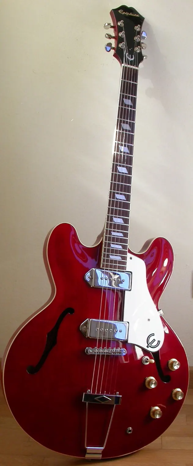 Epiphone Casino, corpo hollow body, dois captadores P-90