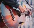 Review Takamine GD11