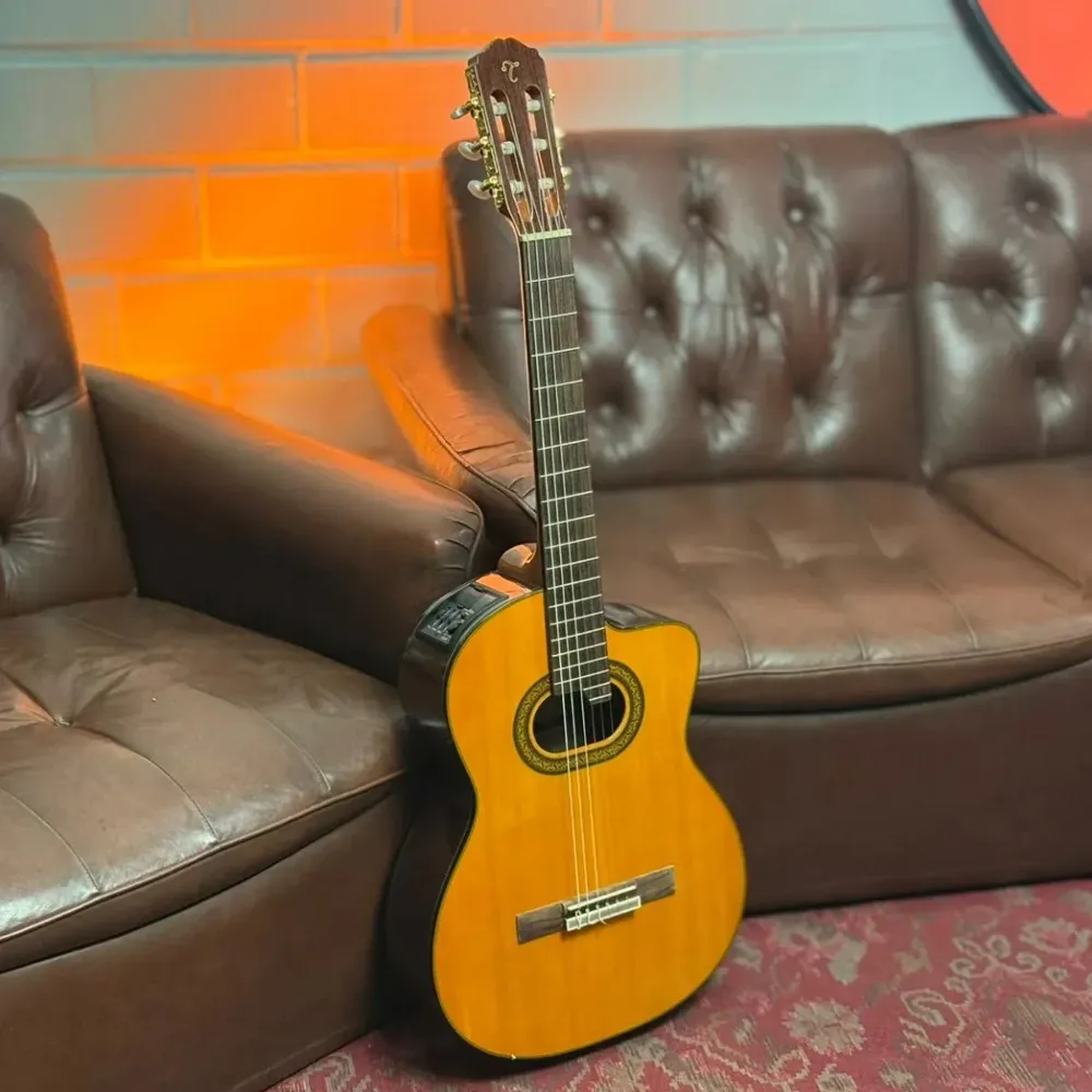 Violão clássico eletroacústico Takamine GC6CE — foto 3 de 4