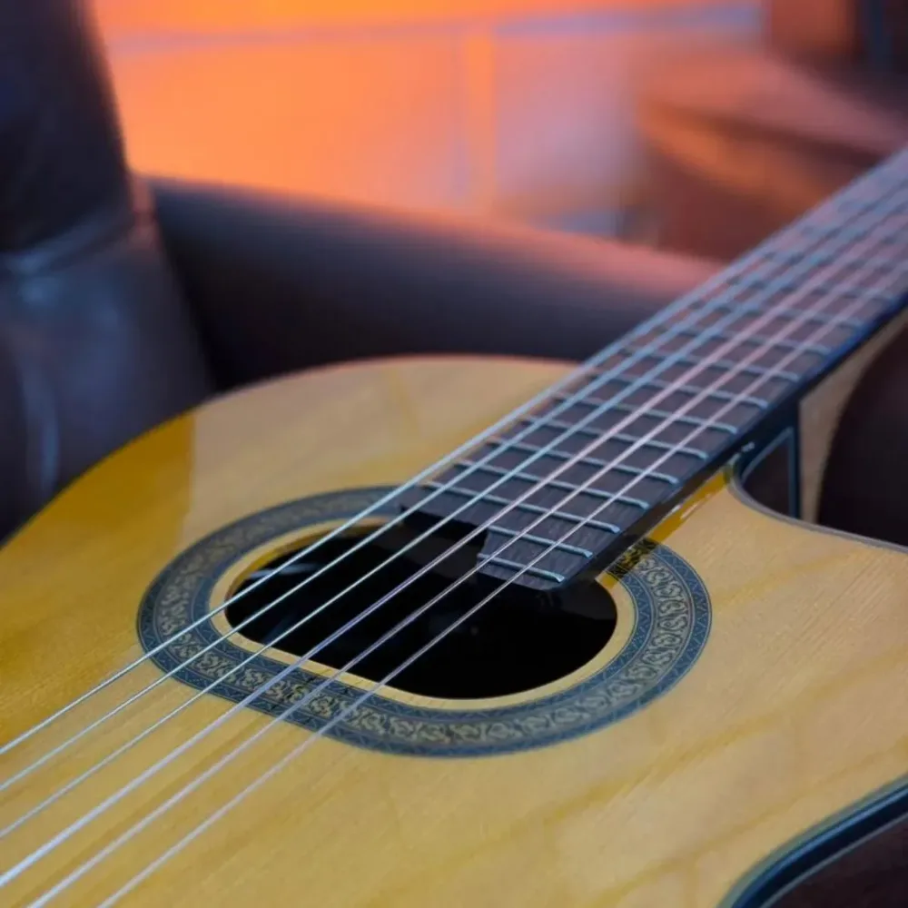 Violão clássico eletroacústico Takamine GC6CE — foto 4 de 4